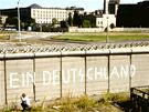 Pohled na Berlínskou ze ze západonmecké strany nedaleko Braniborské brány.