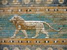 Glazovaní lvi ze slavné Procesní cesty do Babylónu patí k ikonám berlínského Pergamonmusea