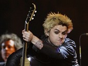 Green Day na udlen cen MTV, odkud si odnesli soku za nejlep rockovou skupinu.