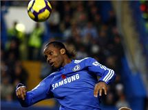 Chelsea - Manchester United: Didier Drogba (nahoe) a Wes Brown