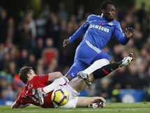 Chelsea - Manchester United: Mikael Essien a Michael Carrick (dole)