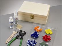 Vdnm objektem pro polepen mozaikou jsou krabiky na aj nebo perkovnice. Daj se koupit jako polotovar.