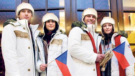 Turín 2006. V bílém. Naposledy na zimních hrách se o oble�ení pro výpravu pod�lily OP Prost�jov a Adidas.