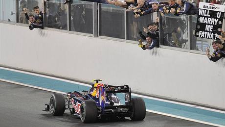 Radost stáje Red Bull z vítzství Vettela a nabídka k satku