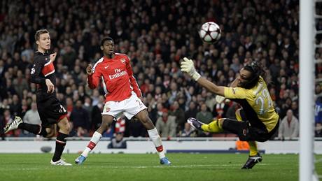 Arsenal - Alkmaar: Diaby dává gól