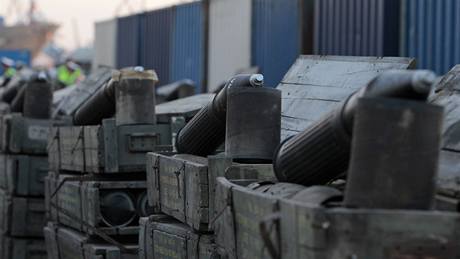 Lo� Francop p�evá�ela tisíce zbraní z�ejm� z Íránu do Sýrie (4. listopadu 2009)