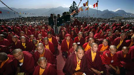 Dalajlama zavítal do indického Tawangu a pily tisíce poutník (9. listopadu 2009)