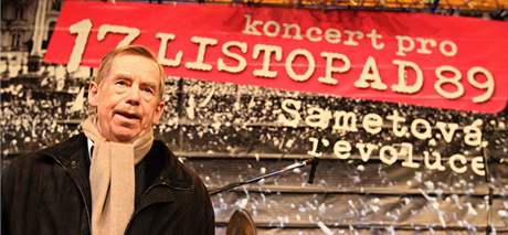 Václav Havel na brnnském námstí Svobody pi výroí Sametové revoluce
