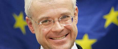 Plat z Bruselu stále pobírá i bývalý komisa Vladimír pidla. Odstupné nepovauje za pehnan vysoké.