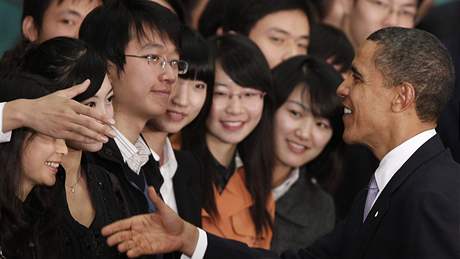 Barack Obama v Šanghaji diskutoval s univerzitními studenty (16. listopadu 2009)