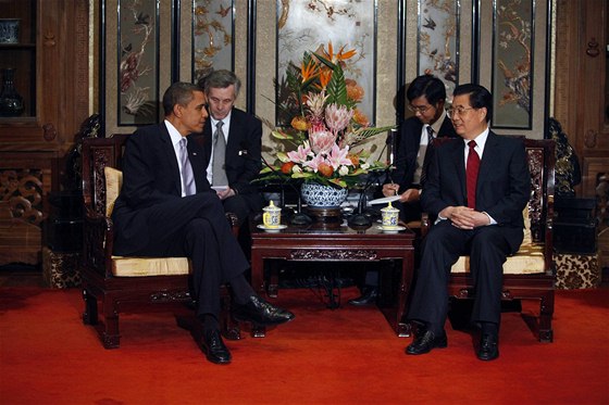 Americký prezident Barack Obama s ínským prezidentem Chu in-tchaem (16. listopadu 2009)