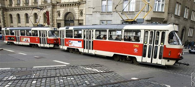 Tramvaje by podle �éfa Dopravního podniku mohly jezdit a� do Ruzyn�. Ilustra�ní foto