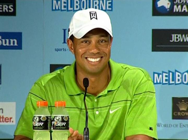 Tiger Woods oznámil �ty�i m�síce po p�eru�ení kariéry sv�j návrat