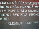 DOX. Výstava Zítek zaíná vera. Barevný dokument o pehlídce na Letenské pláni ped 55 lety.