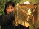Kurátorka z peruánského muzea Patricia Arana v Brn vybalovala zlatý poklad Ink