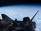 Pohled na Zemi z raketoplánu Atlantis na obné dráze