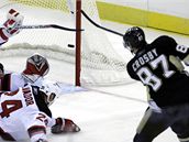 Pittsburgh - New Jersey: Brodeur se natahuje po stele Crosbyho