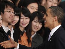 Obama mezi studenty v anghaji (16.11.2009)