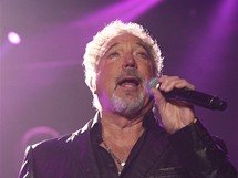 Tom Jones vystoupil podruh v esku