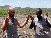 Trabantem Afrikou. P�ed vykl�d�n�m se �idi� rozhodl pro jistotu pomodlit. Pavlovu ��ast vy�adoval ne�stupn� a myslel to naprosto v�n�.