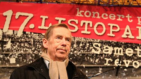 Václav Havel na brnnském námstí Svobody pi výroí Sametové revoluce