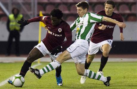 Bohemians 1905 - Sparta: Bony Wilfried (vlevo) a Jií Rychlík