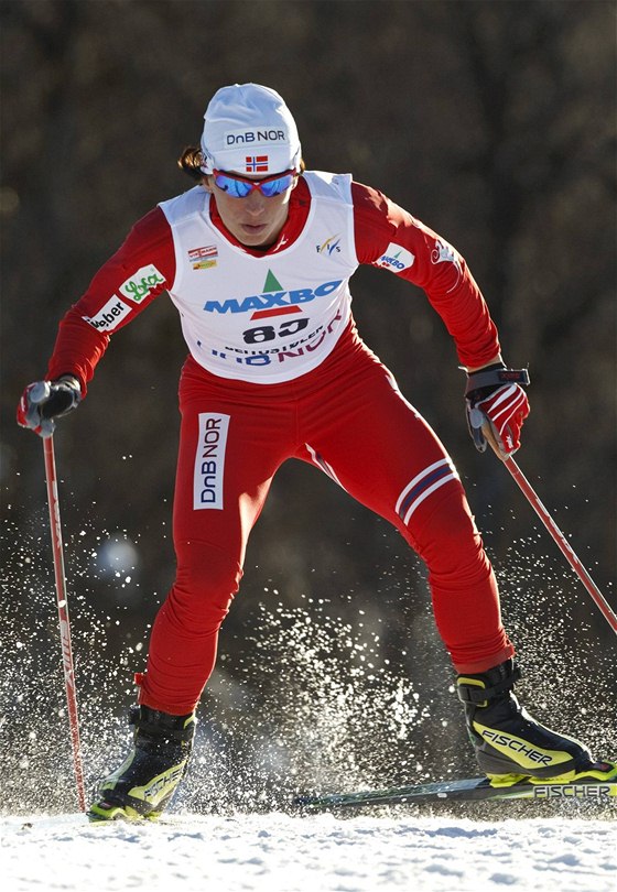 UDRELA. Norka Marit Björgenová vyhrála poslední letoní závod Svtového poháru.
