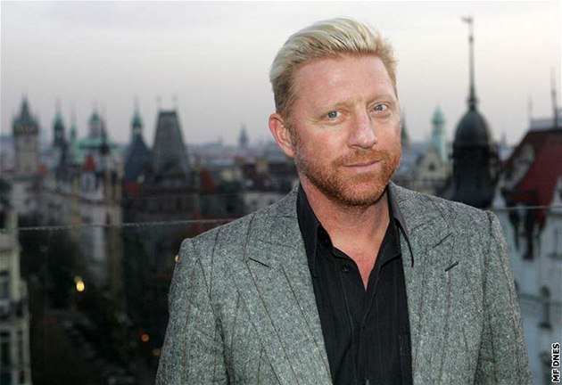 Z KURTU ZA ST�L. Legendární Boris Becker hraje krom� tenisových exhibic také turnaje v pokeru. N�mecký tenista hrál i te� v Hiltonu.