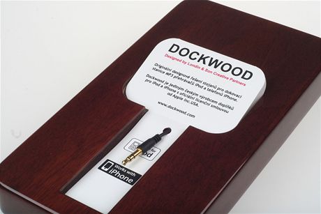 Dockwood - je prvnm oficiln certifikovanm vrobkem pro Apple. V dob na reporte byl tak i jedinm v R.