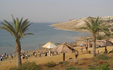 Mrtvé moře, jedna z jordánských pláží