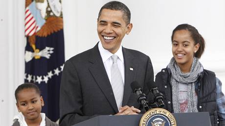 Americký prezident Barack Obama s dcerami (25. 11. 2009)
