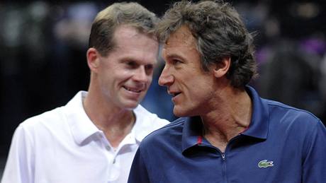 Stefan Edberg (vlevo) a Mats Wilander pi praské exhibici