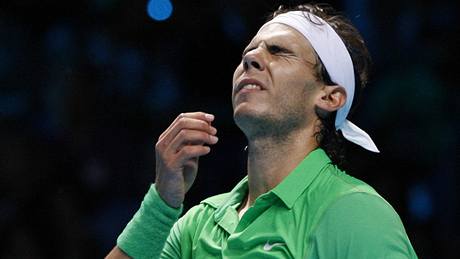 NEJDE TO. Rafael Nadal prohrál na Turnaji mistr své úvodní dva zápasy a do semifinále se nepodívá
