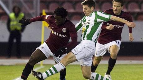 Bohemians 1905 - Sparta: Bony Wilfried (vlevo) a Jií Rychlík