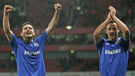 Arsenal - Chelsea: hostující Frank Lampard (vlevo) a John Terry