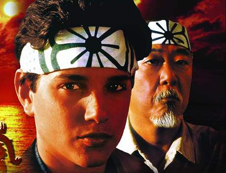 Známá fotka z pvodního, 25 let starého filmu Karate Kid.