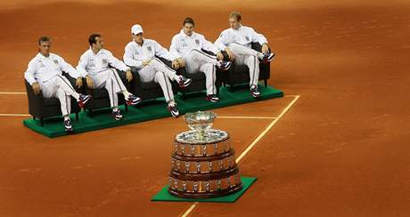 et tenist ped losovnm finle Davis Cupu 2009