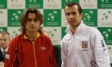 David Ferrer a Radek tpnek: akti druh dvouhry finle Davis Cupu 2009