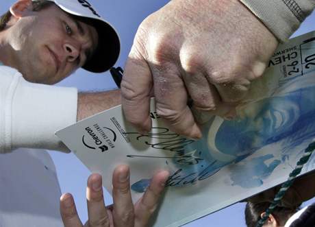 Autogramida na Chevron Challenge - program s fotografi Tigera Woodse.