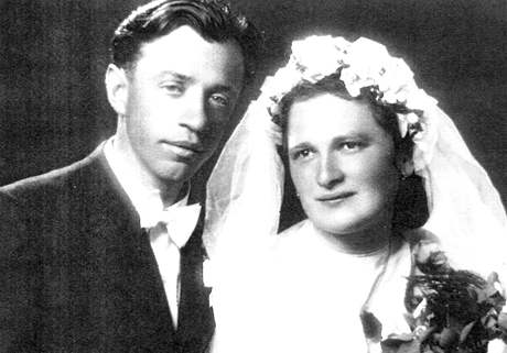 Josef Admek na svatb s enou Mari
