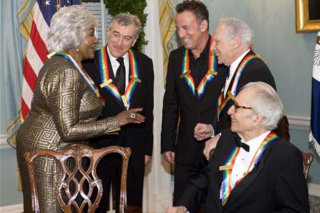 Z 32. roníku Cen Kennedyho centra (zleva: Grace Bumbryová, Robert De Niro, Bruce Springsteen, Mel Brooks, Dave Brubeck)