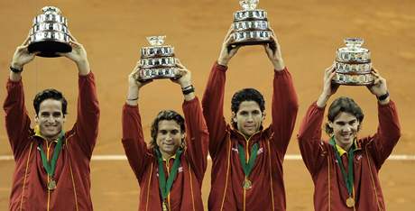 Vtzn panl po finle Davisova pohru 2009. Zleva Feliciano Lopz, David Ferrer, Fernando Verdasco, Rafael Nadal