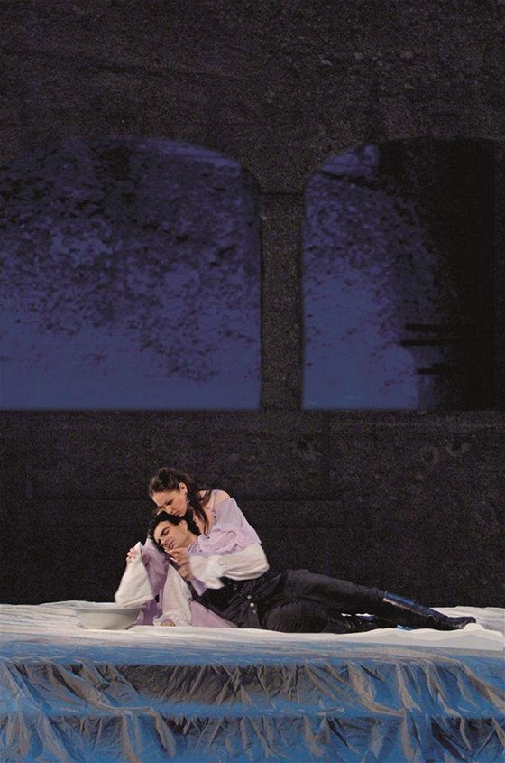 Nino Machaidze a Rolando Villazon jako Romeo a Julie