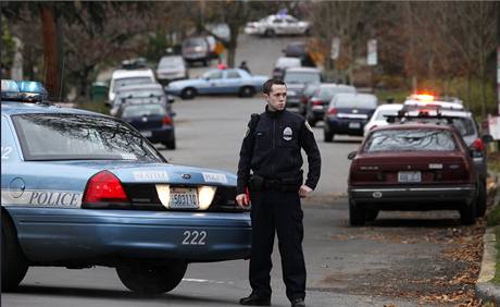 Policist v Seattlu pi ptrn po Maurice Clemmonsovi