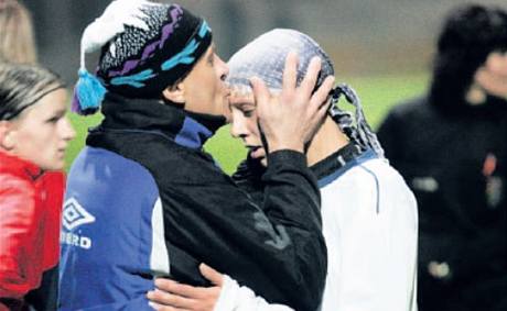 Radost fotbalistek Slovácka po výh�e nad Spartou.