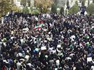 Potyky mezi pro- a protireimními studenty na Teheránské univerzit (7.12.2009)