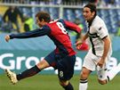 Janov - Parma: domácí Rodrigo Palacio (vlevo) stílí gól
