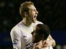 Everton - Tottenham: hosté slaví trefu Michaela Dawsona (nahoe uprosted)