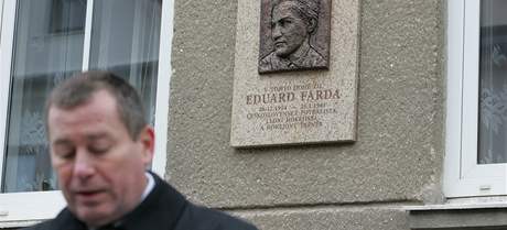 Fotbalista, hokejista a trenr Eduard Farda dostal v Brn pamtn desku