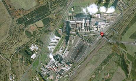 Uhelná elektrárna Prunéov na satelitním snímku.